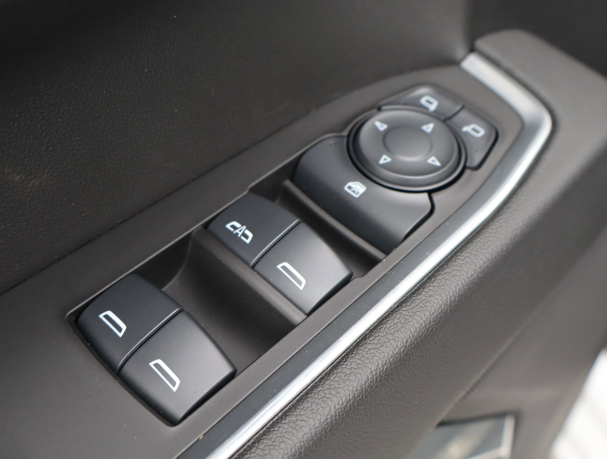 Certified 2025 Chevrolet Silverado 1500 LT image 14