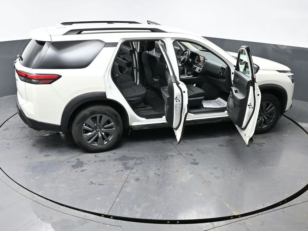 Used 2024 Nissan Pathfinder SV image 69
