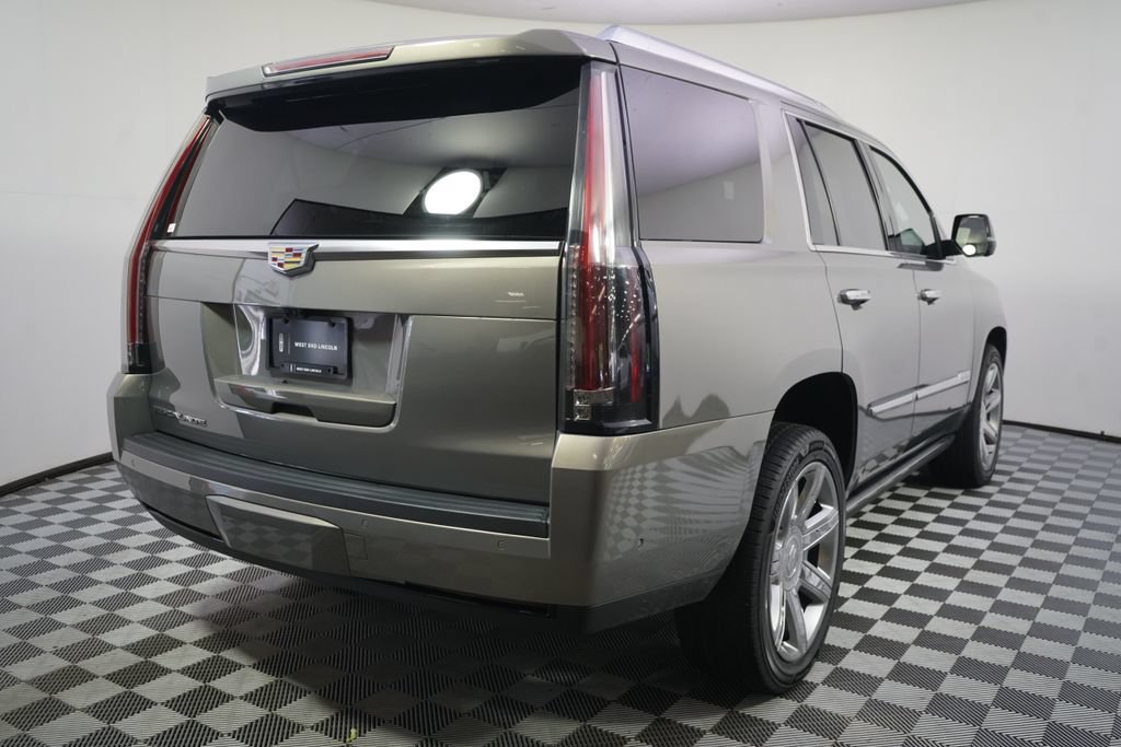Used 2019 Cadillac Escalade Premium Luxury AWD/4WD image 6