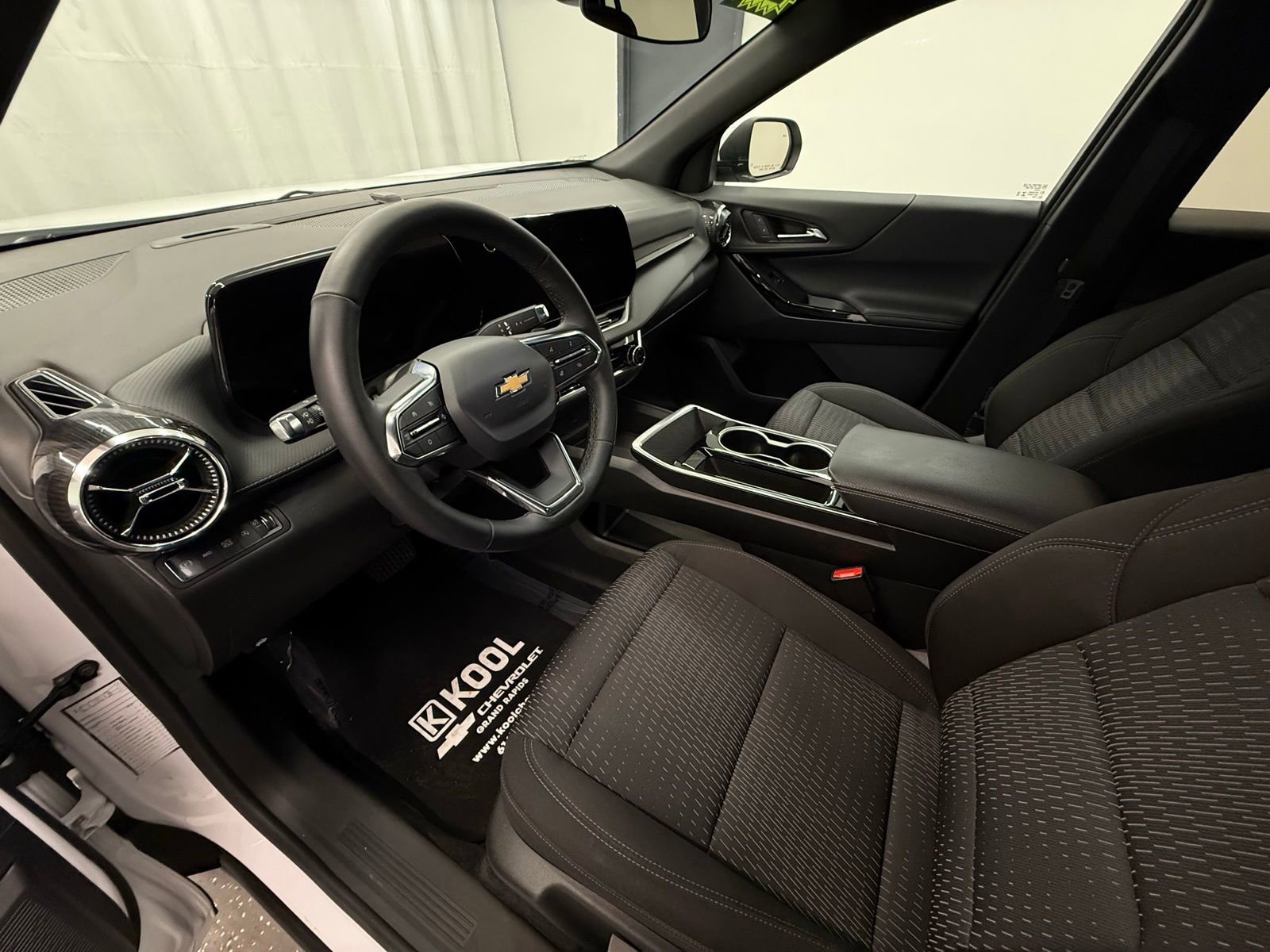 Certified 2025 Chevrolet Equinox LT image 11