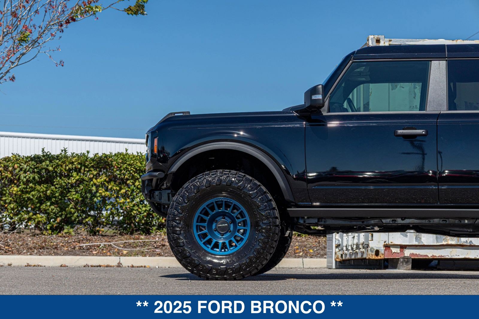 Used 2025 Ford Bronco Badlands AWD/4WD image 49
