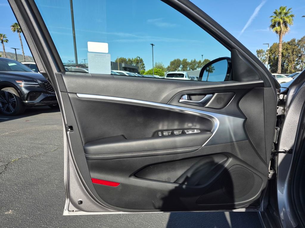 Used 2026 Genesis G70 2.5T image 10