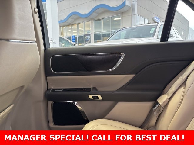 Used 2019 Lincoln Continental Select image 23