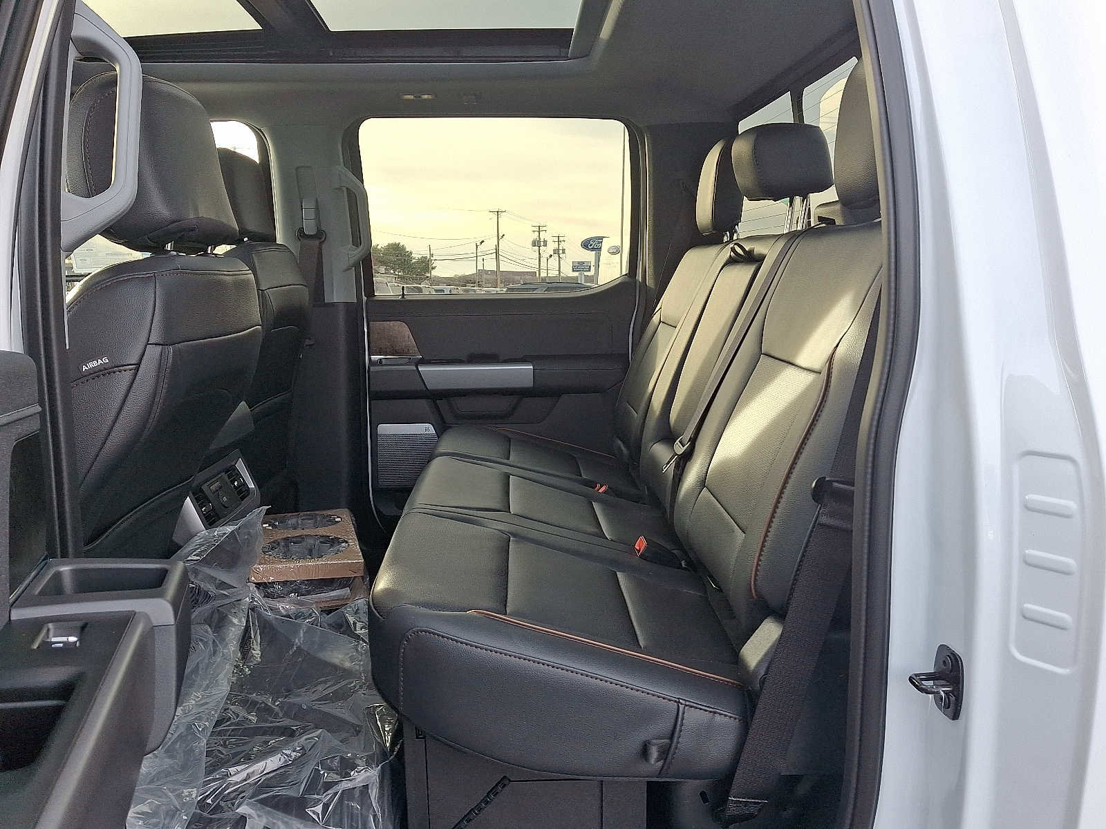 New 2026 Ford F350 Lariat w/ Black Appearance Package image 8