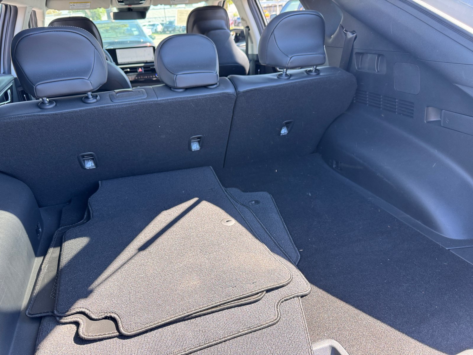 Used 2025 Kia EV6 Light w/ Light LR Technology Package RWD image 19