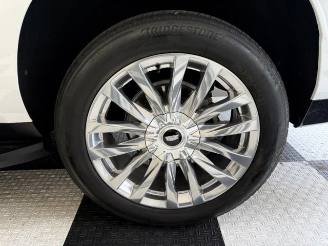 Used 2023 Cadillac Escalade ESV Premium Luxury w/ Performance Package AWD/4WD image 14