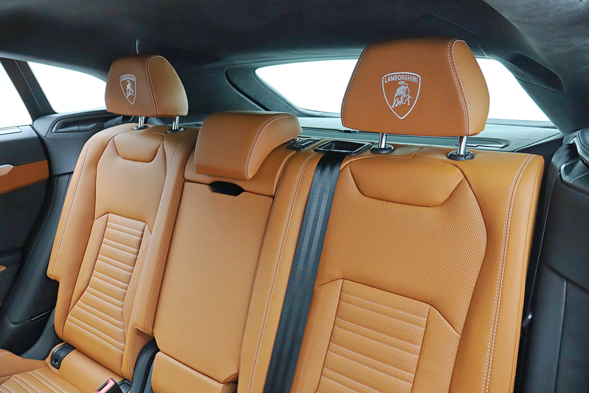 Used 2026 Lamborghini Urus SE AWD/4WD image 36