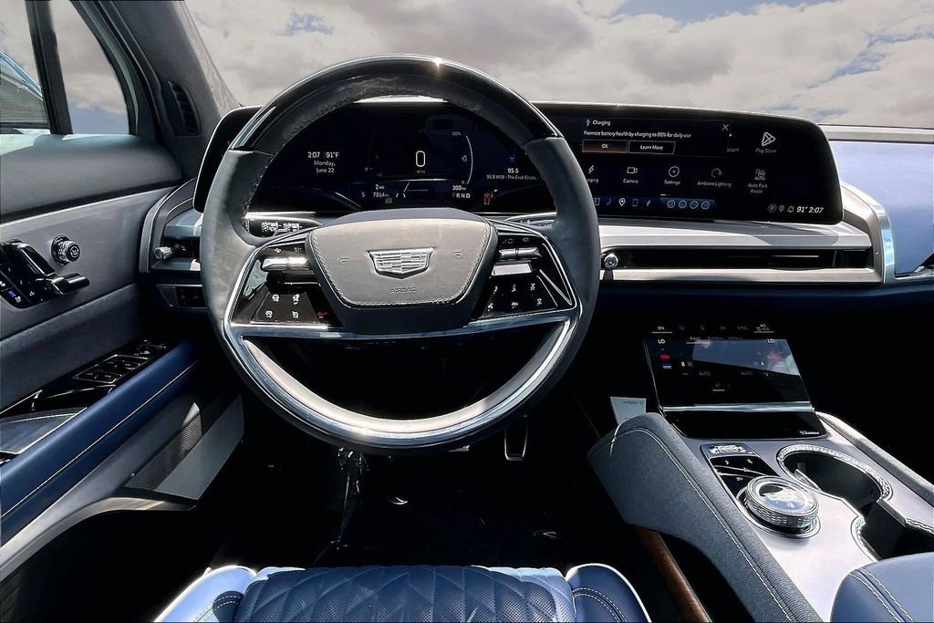 Certified 2026 Cadillac Vistiq Premium Luxury AWD/4WD image 8