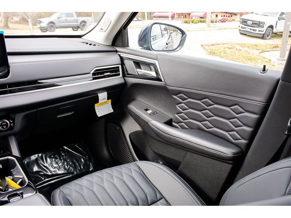 Used 2025 Mitsubishi Outlander SEL image 15