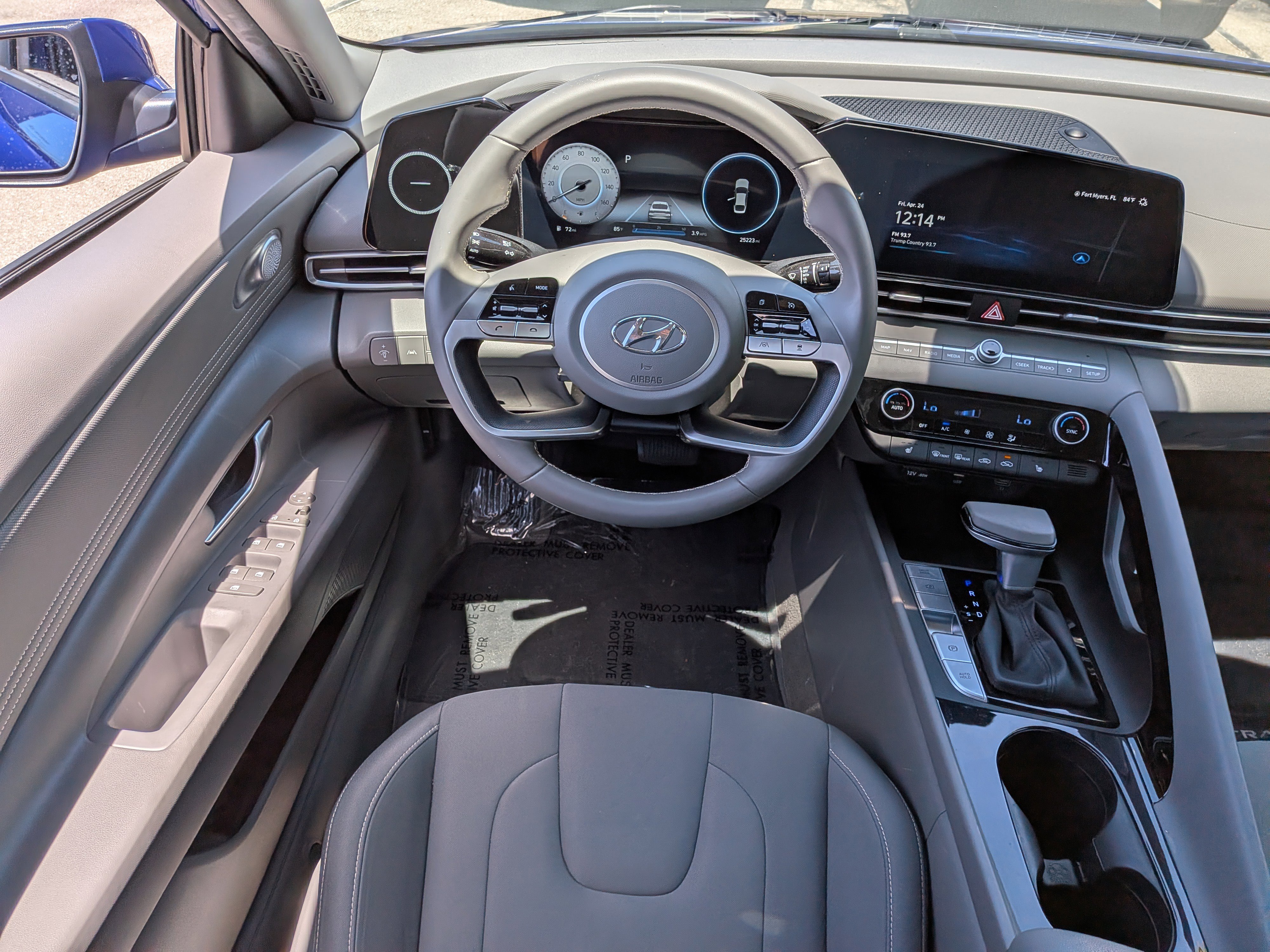 Used 2023 Hyundai Elantra SEL w/ Convenience Package FWD image 16