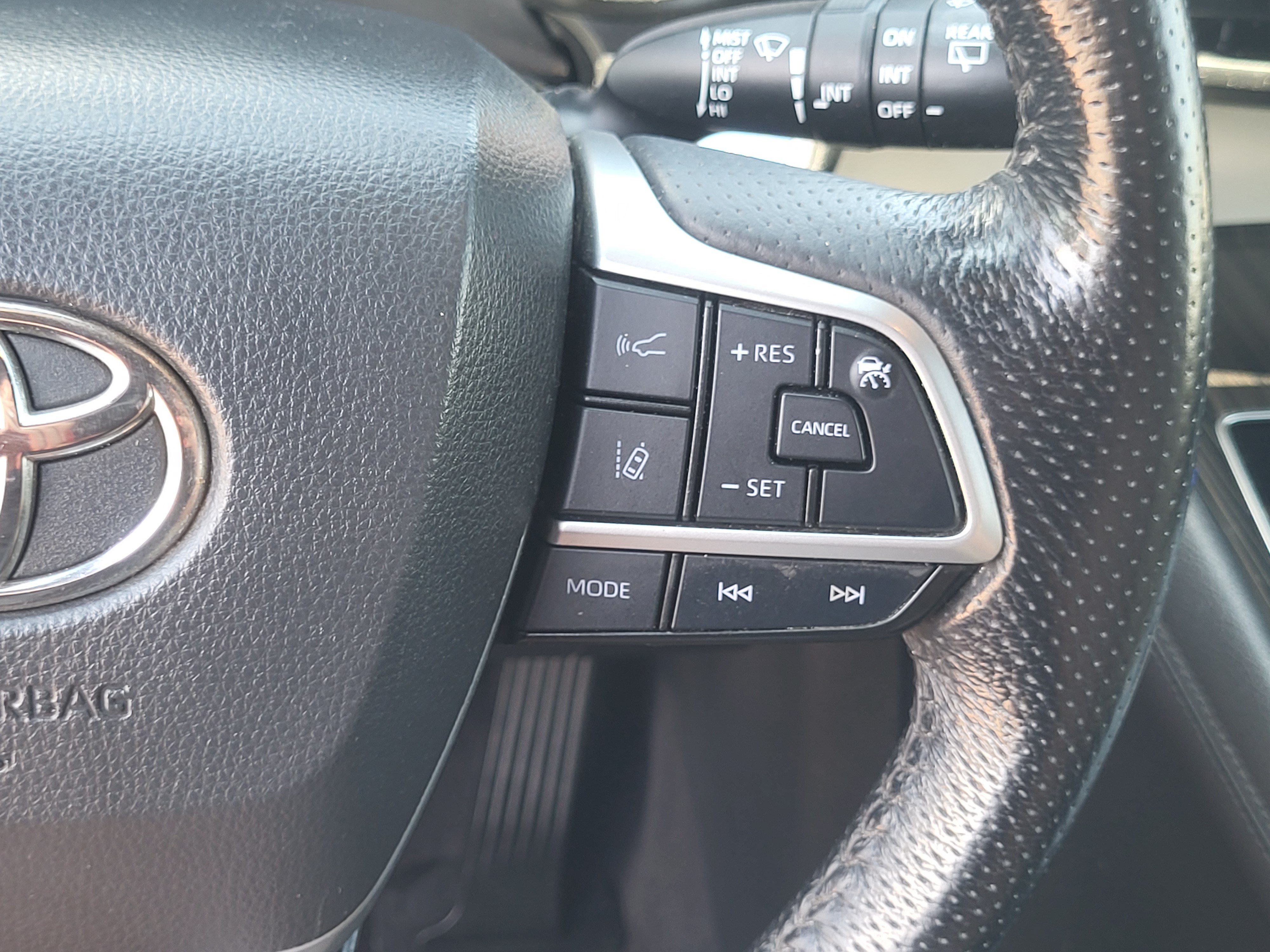Certified 2021 Toyota Sienna Limited FWD image 16