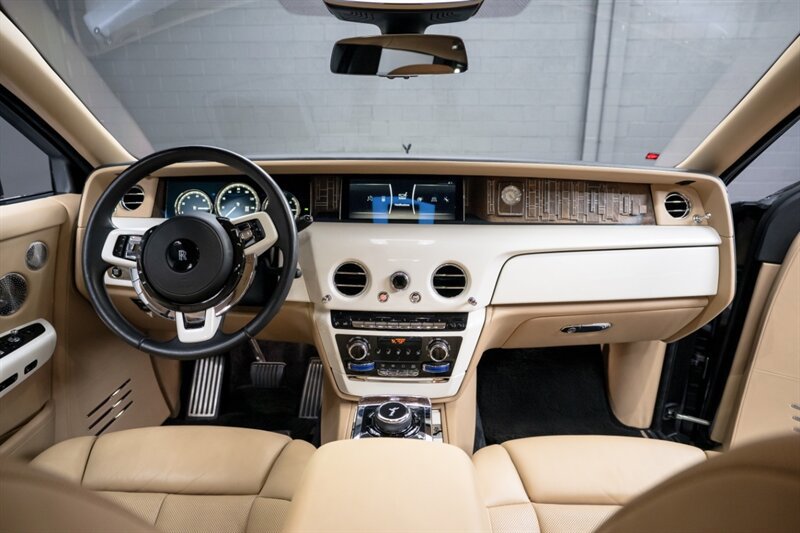 Used 2019 Rolls-Royce Phantom Sedan image 30