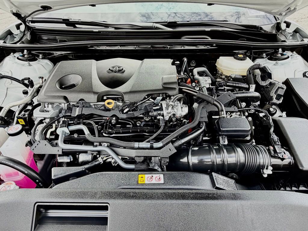 Used 2025 Toyota Camry SE w/ Convenience Package FWD image 33