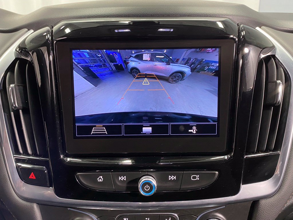 Used 2020 Chevrolet Traverse LT w/ LPO, Floor Liner Package AWD/4WD image 23