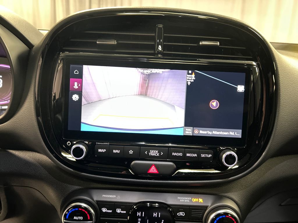 Used 2024 Kia Soul EX image 16