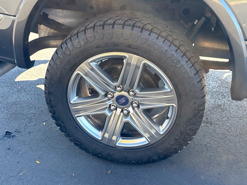 Used 2018 Ford F150 XLT w/ Equipment Group 302A Luxury AWD/4WD image 14