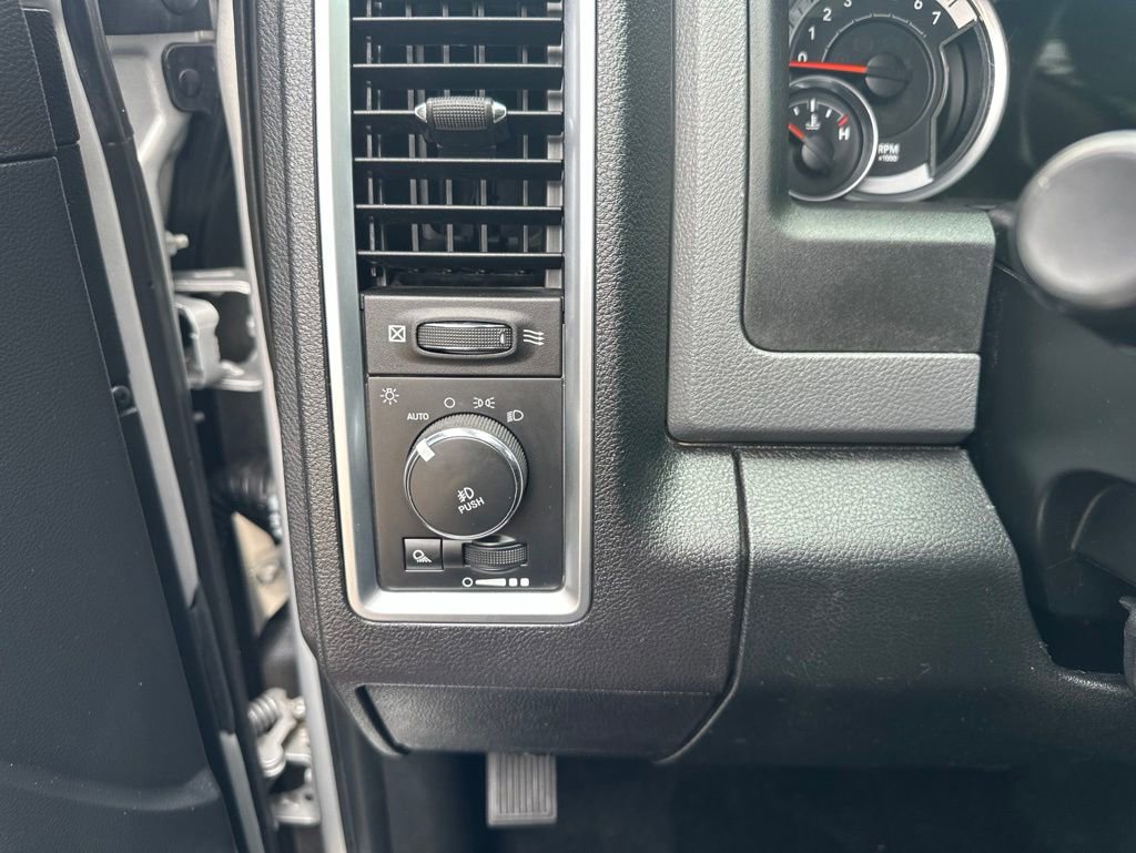 Used 2016 RAM 1500 Big Horn RWD image 14