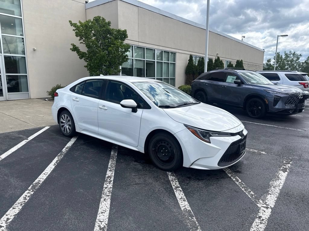 Used 2020 Toyota Corolla LE FWD image 3