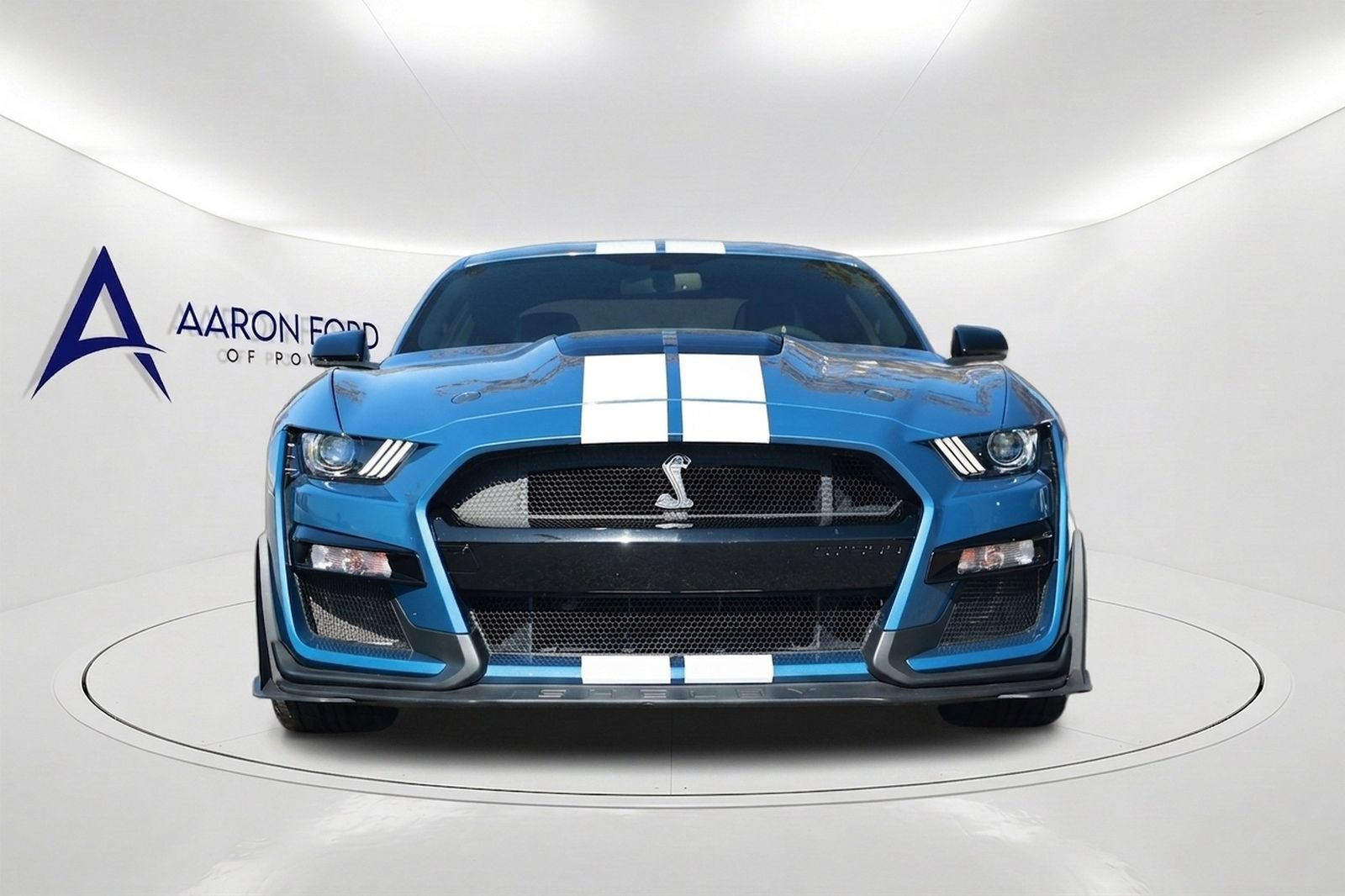 Used 2021 Ford Mustang Shelby GT500 w/ Technology Package RWD image 2