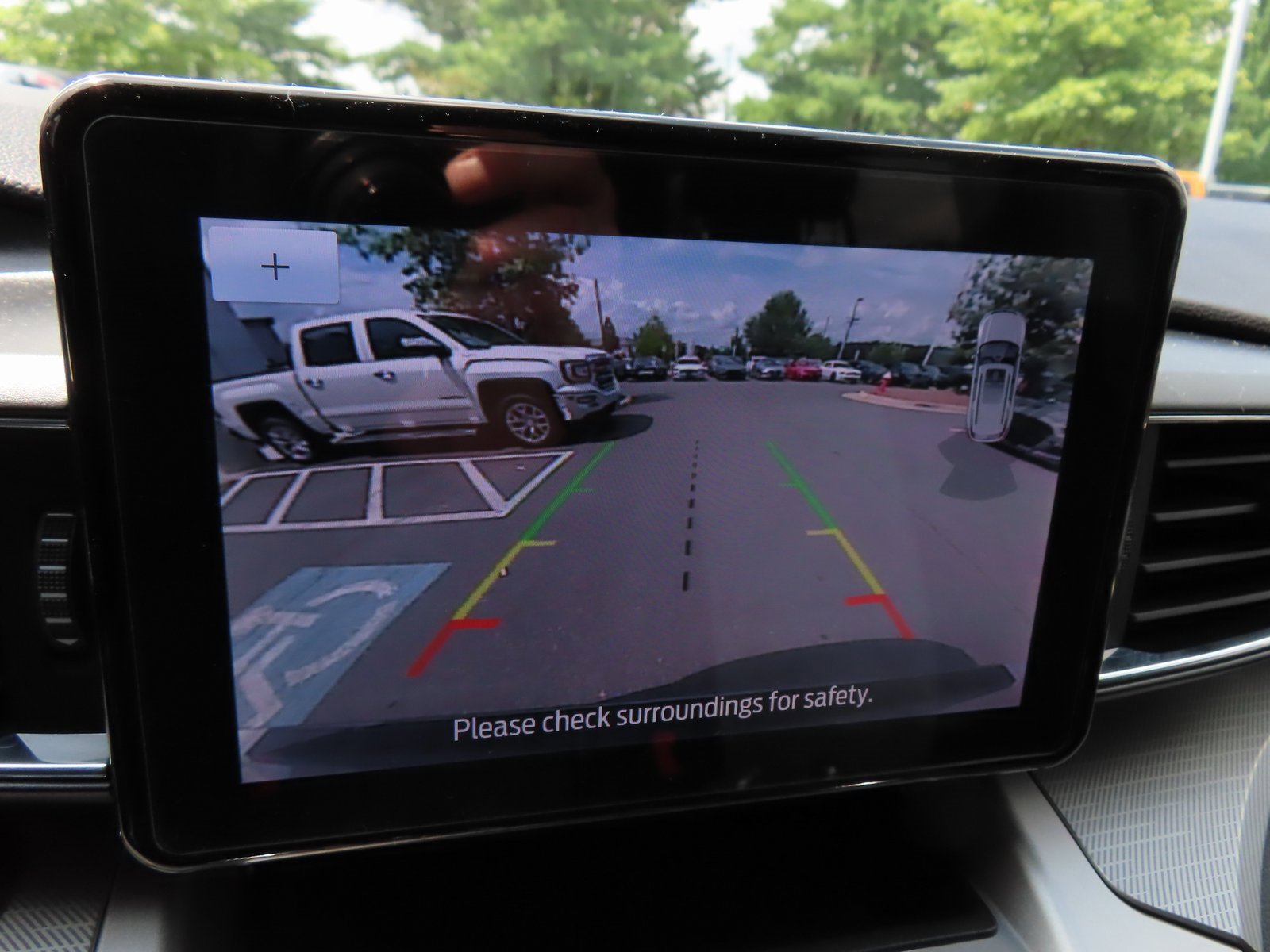 Used 2022 Ford Explorer XLT w/ Equipment Group 202A image 25