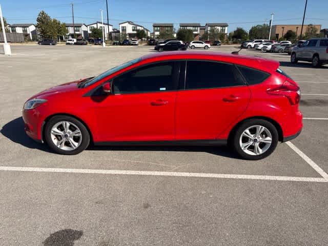 Used 2014 Ford Focus SE FWD image 2