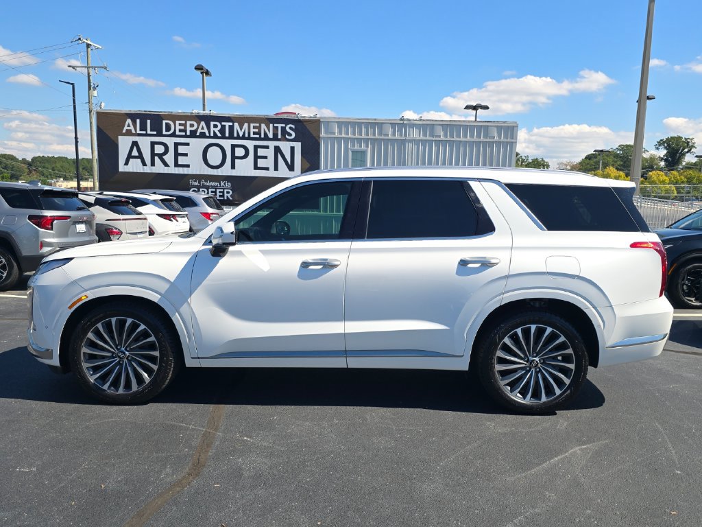 Used 2024 Hyundai Palisade Calligraphy FWD image 4