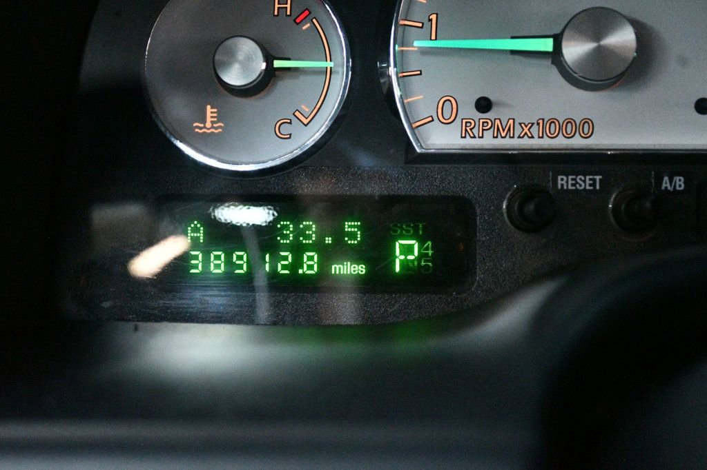 Used 2004 Ford Thunderbird RWD image 33