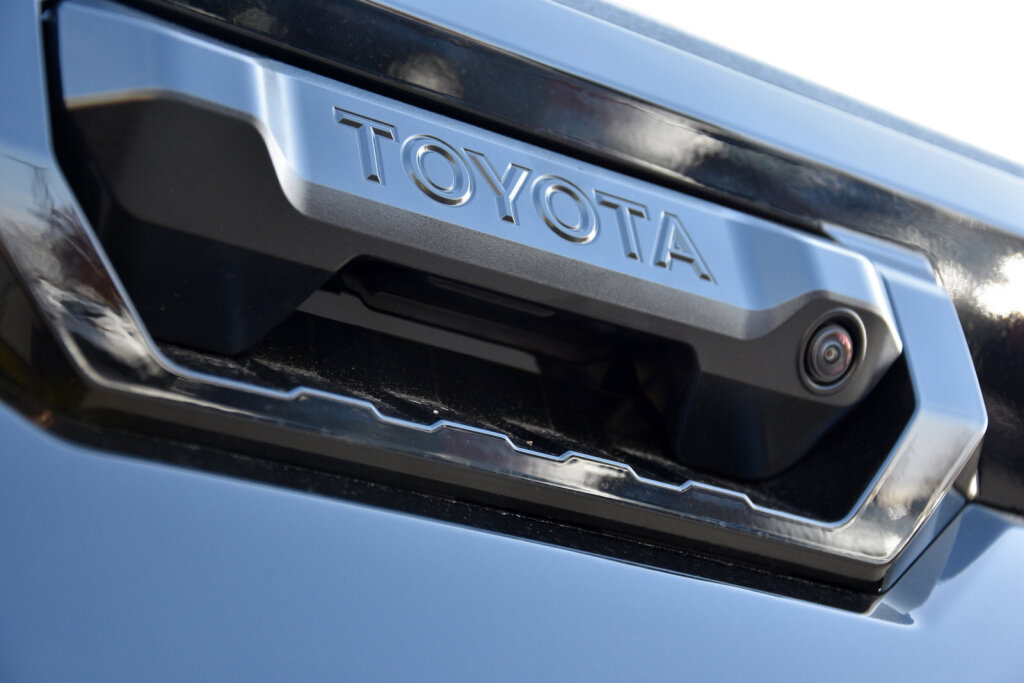 New 2023 Toyota Tundra SR5 w/ SR5 Convenience Package AWD/4WD image 22