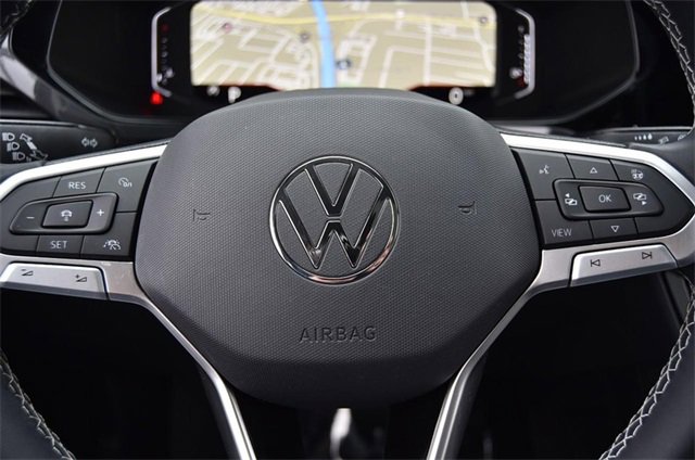 Certified 2022 Volkswagen Taos SEL w/ Panoramic Sunroof Package image 19