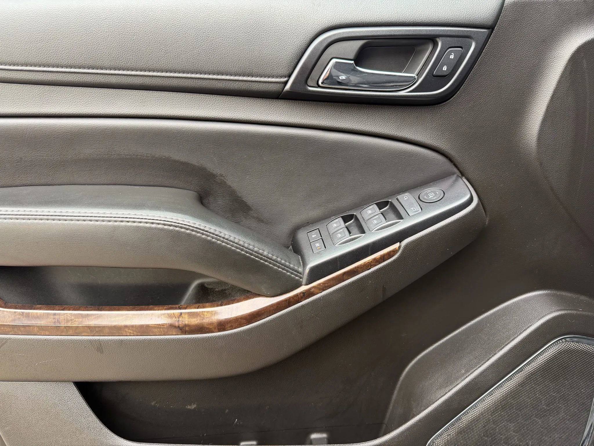 Used 2017 Chevrolet Tahoe LS w/ All-Season Package image 9