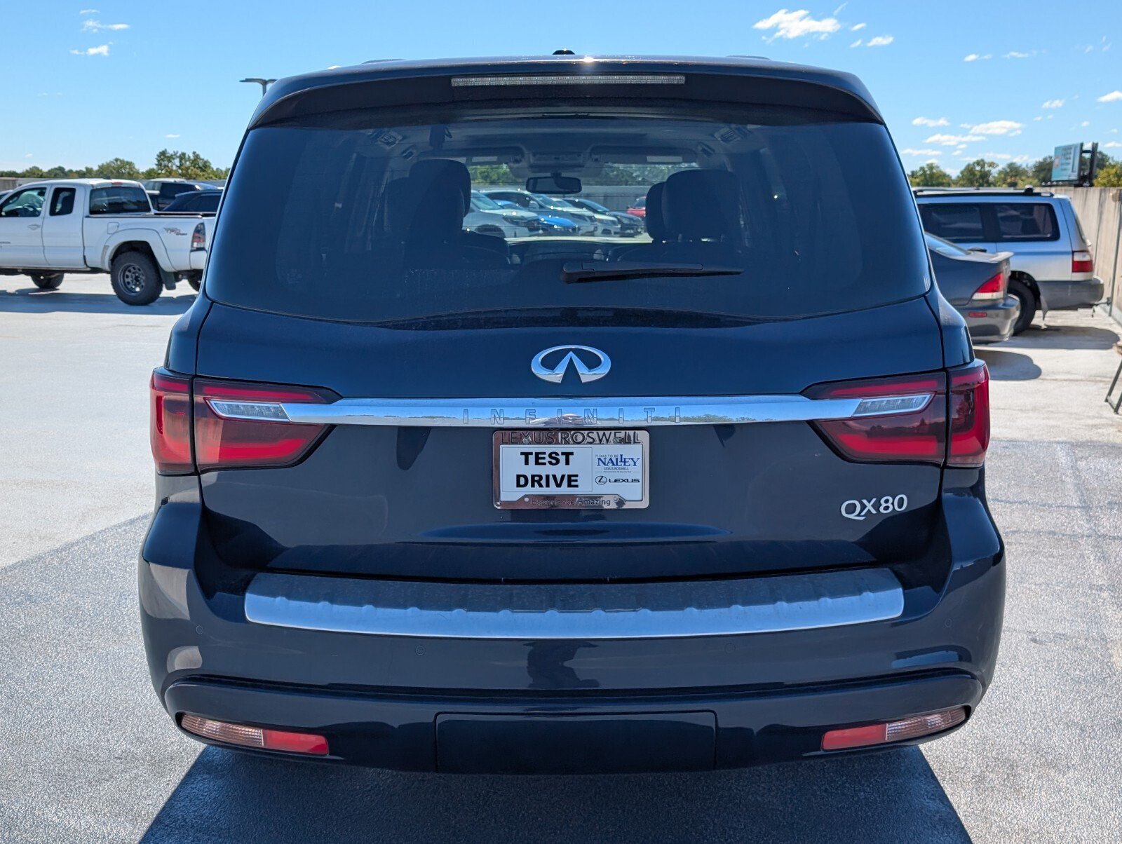 Used 2019 INFINITI QX80 Luxe w/ Proassist Package AWD/4WD image 4