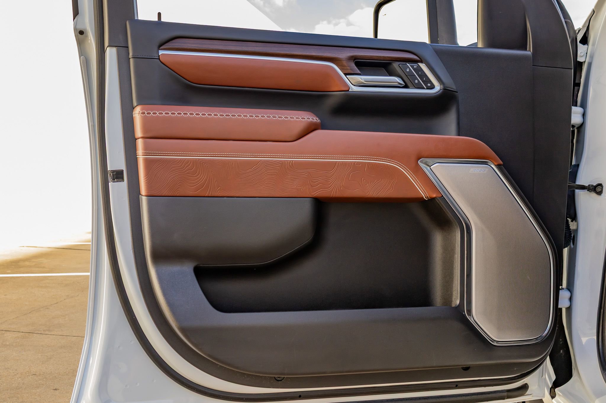 Used 2025 GMC Sierra 2500 Denali Ultimate image 35