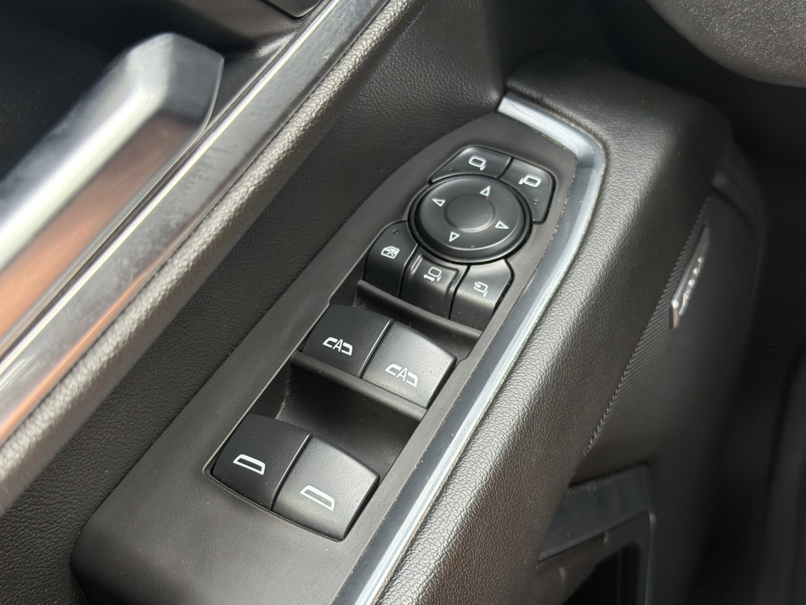 Used 2025 Chevrolet Silverado 2500 LTZ w/ LTZ Plus Package AWD/4WD image 19