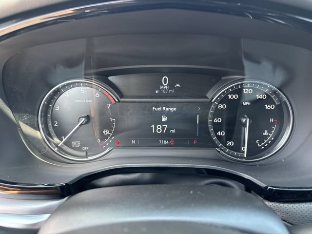 Used 2025 Cadillac XT5 Luxury FWD image 30