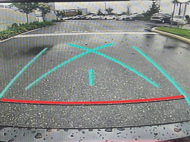 Used 2019 Toyota Camry XLE image 6