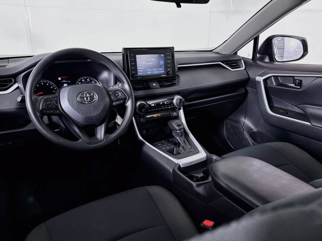 Used 2021 Toyota RAV4 LE AWD/4WD image 26