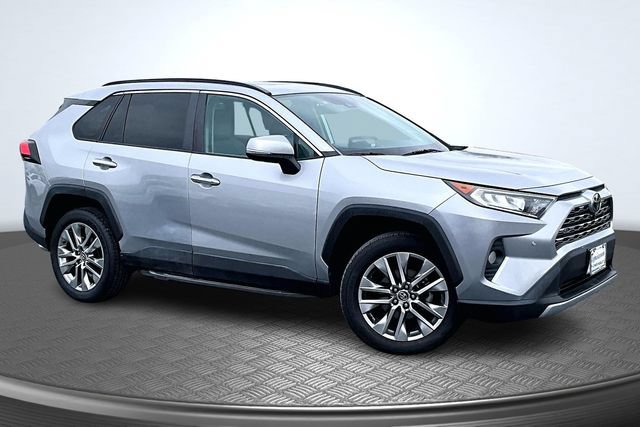Used 2020 Toyota RAV4 Limited AWD/4WD image 3