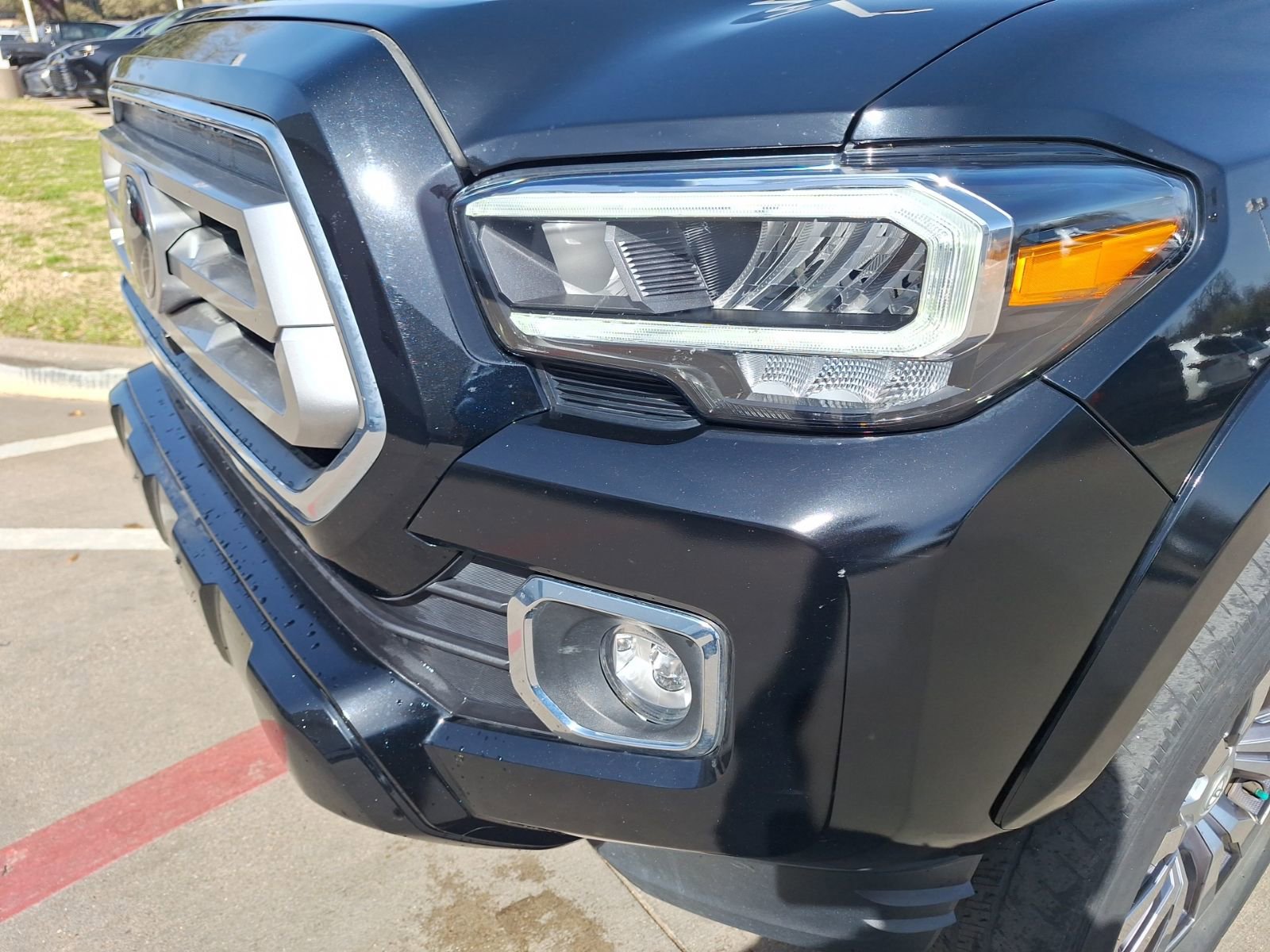Used 2022 Toyota Tacoma Limited image 10