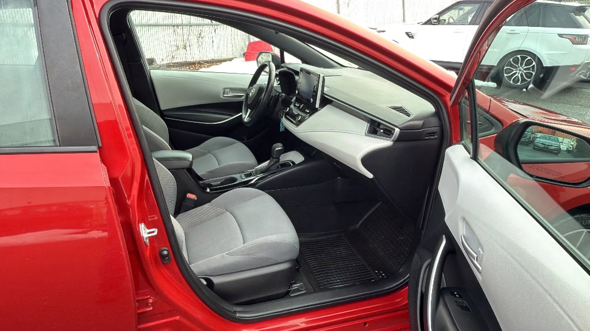 Used 2020 Toyota Corolla SE FWD image 24