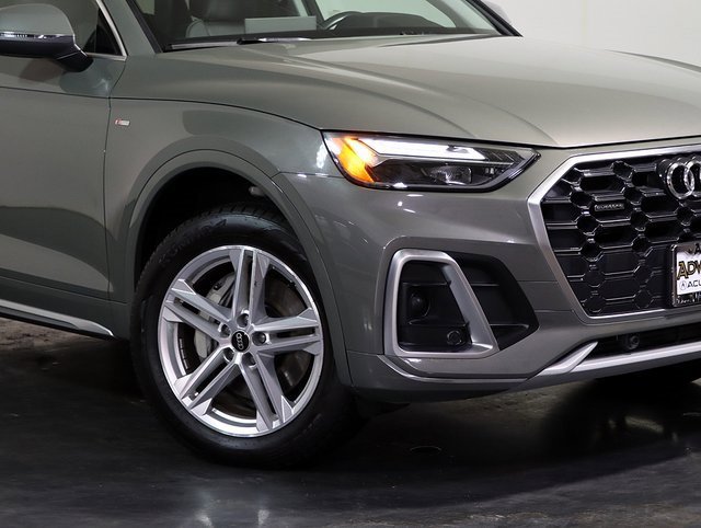 Used 2025 Audi Q5 e Premium Plus w/ Premium Plus Package image 8