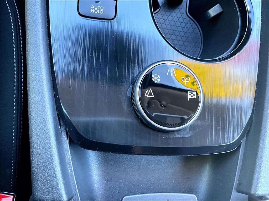 Used 2023 Nissan Rogue SV AWD/4WD image 26