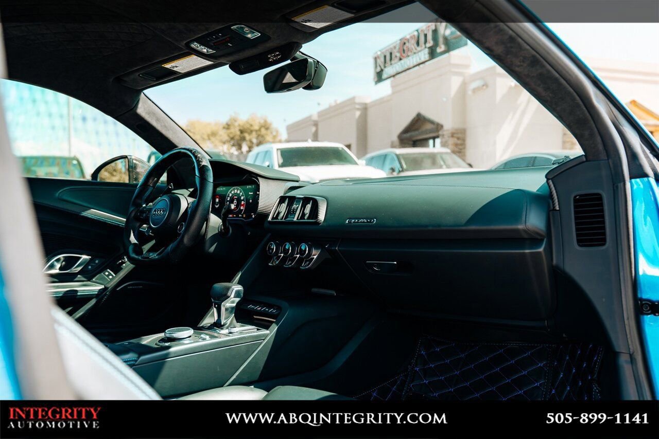 Used 2017 Audi R8 V10 w/ Carbon Exterior Package image 44