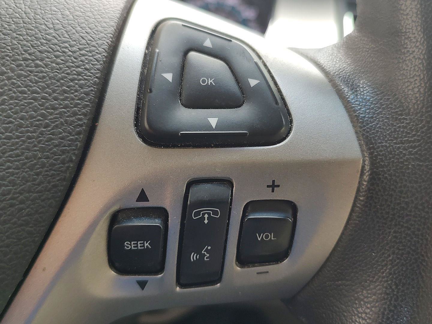 Used 2016 Ford Taurus SEL FWD image 15