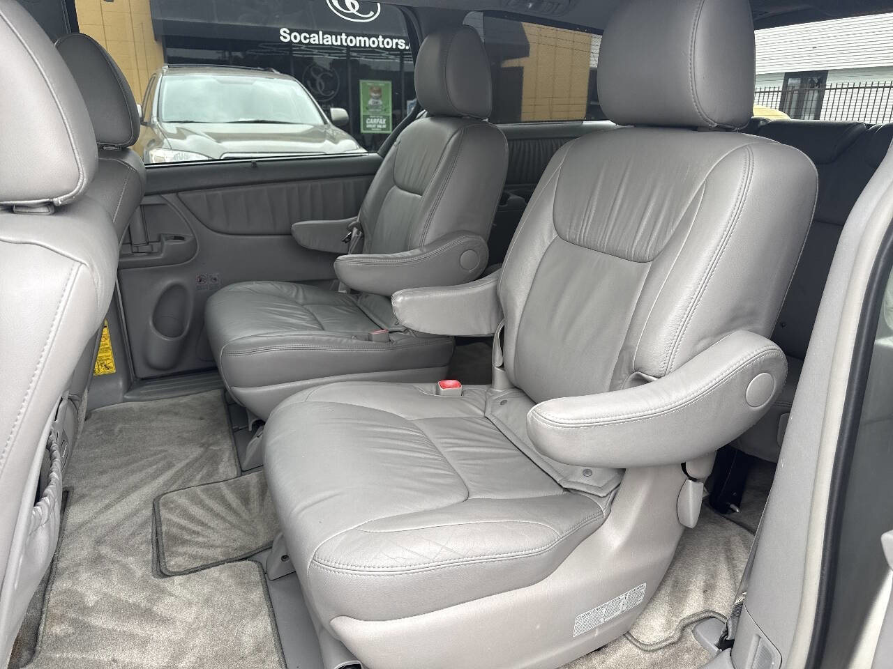 Used 2009 Toyota Sienna XLE Limited FWD image 18