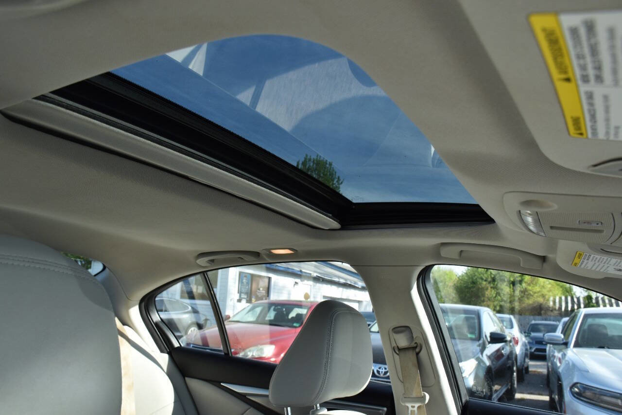 Used 2015 INFINITI Q50 Premium w/ Navigation Package AWD/4WD image 19