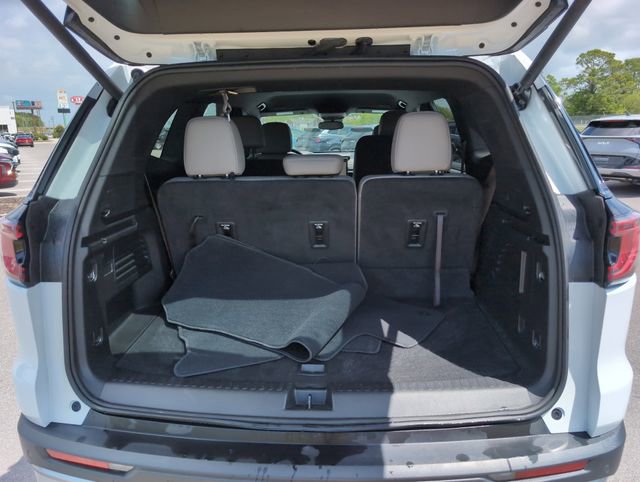 Used 2024 GMC Acadia Elevation w/ Luxury Package image 5