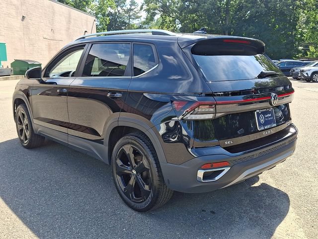 Certified 2025 Volkswagen Taos SEL AWD/4WD image 7