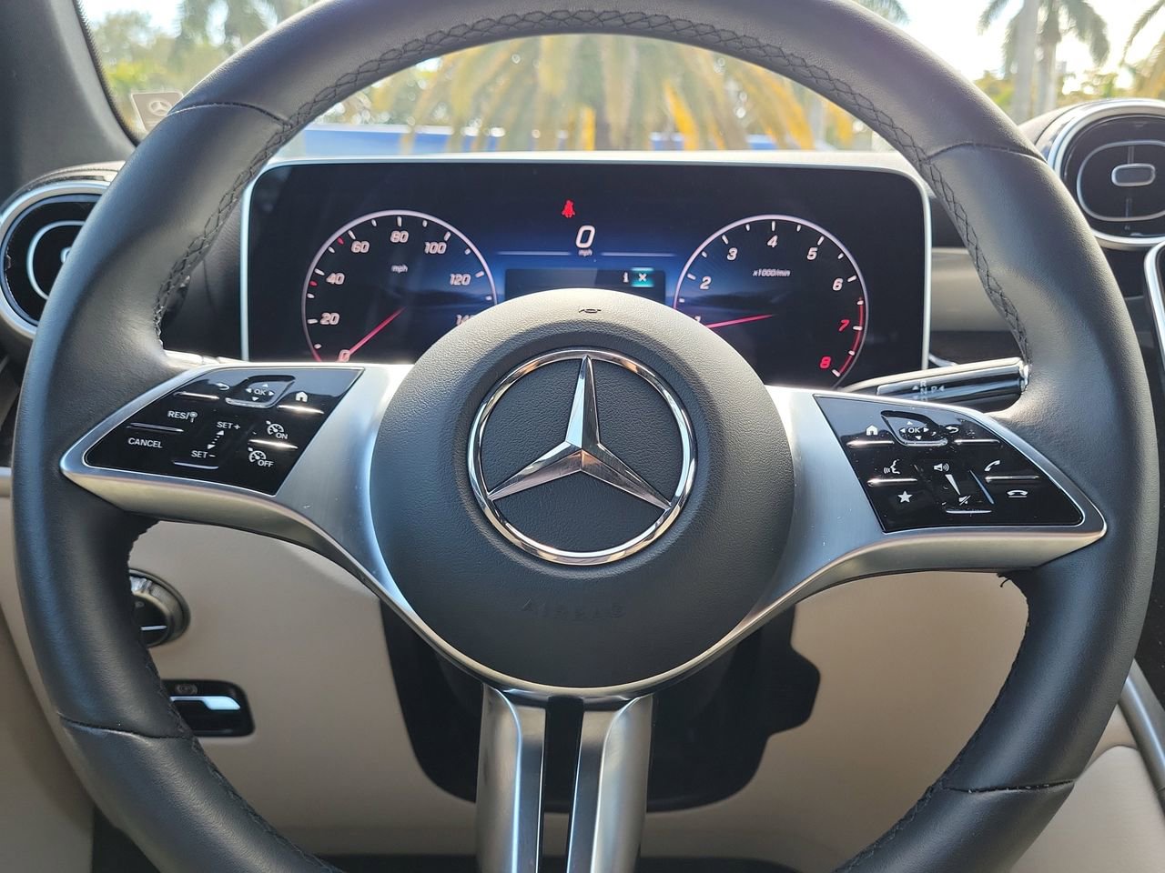 Used 2025 Mercedes-Benz GLC 300 image 28