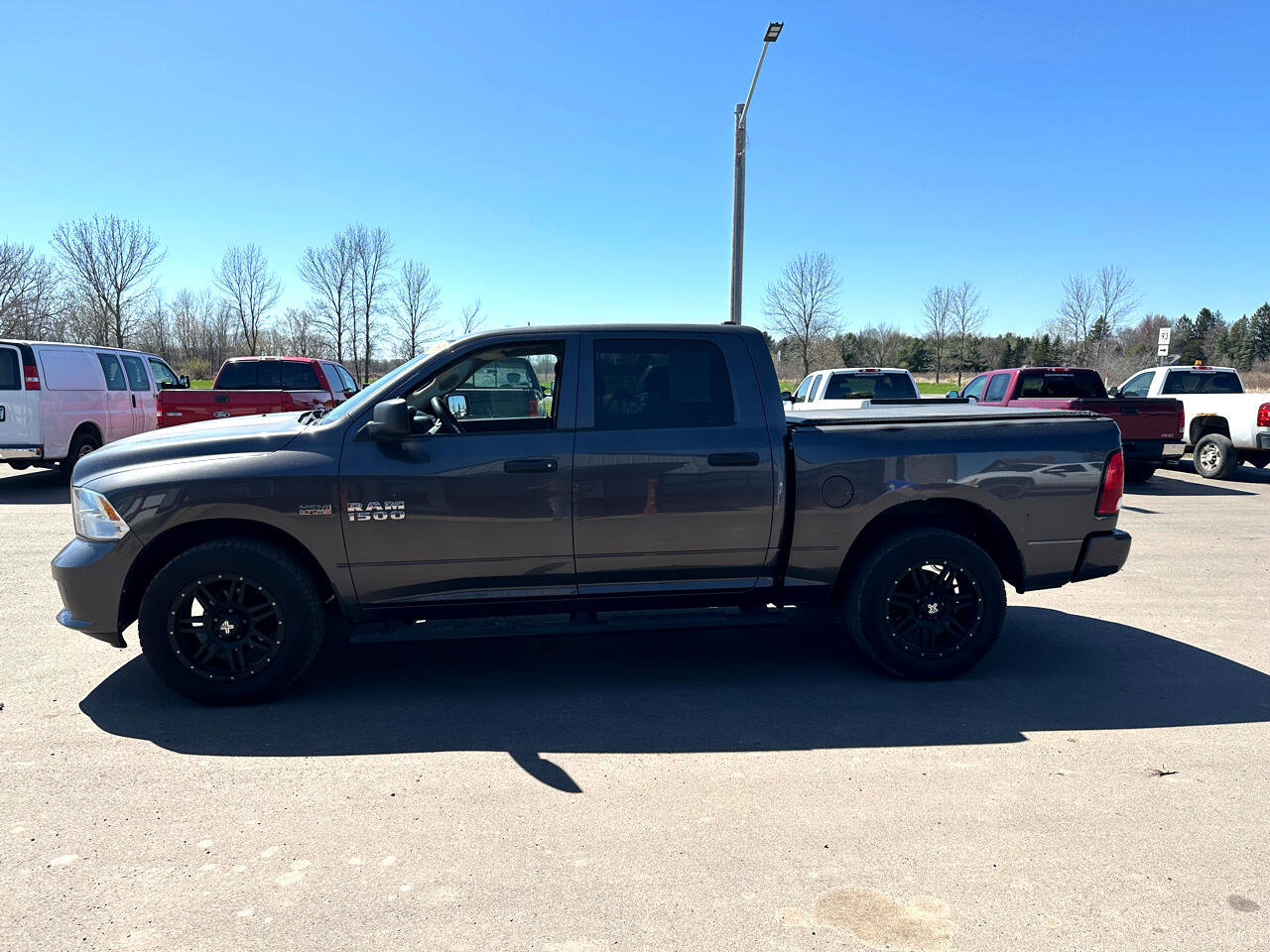 Used 2015 RAM 1500 Express image 2