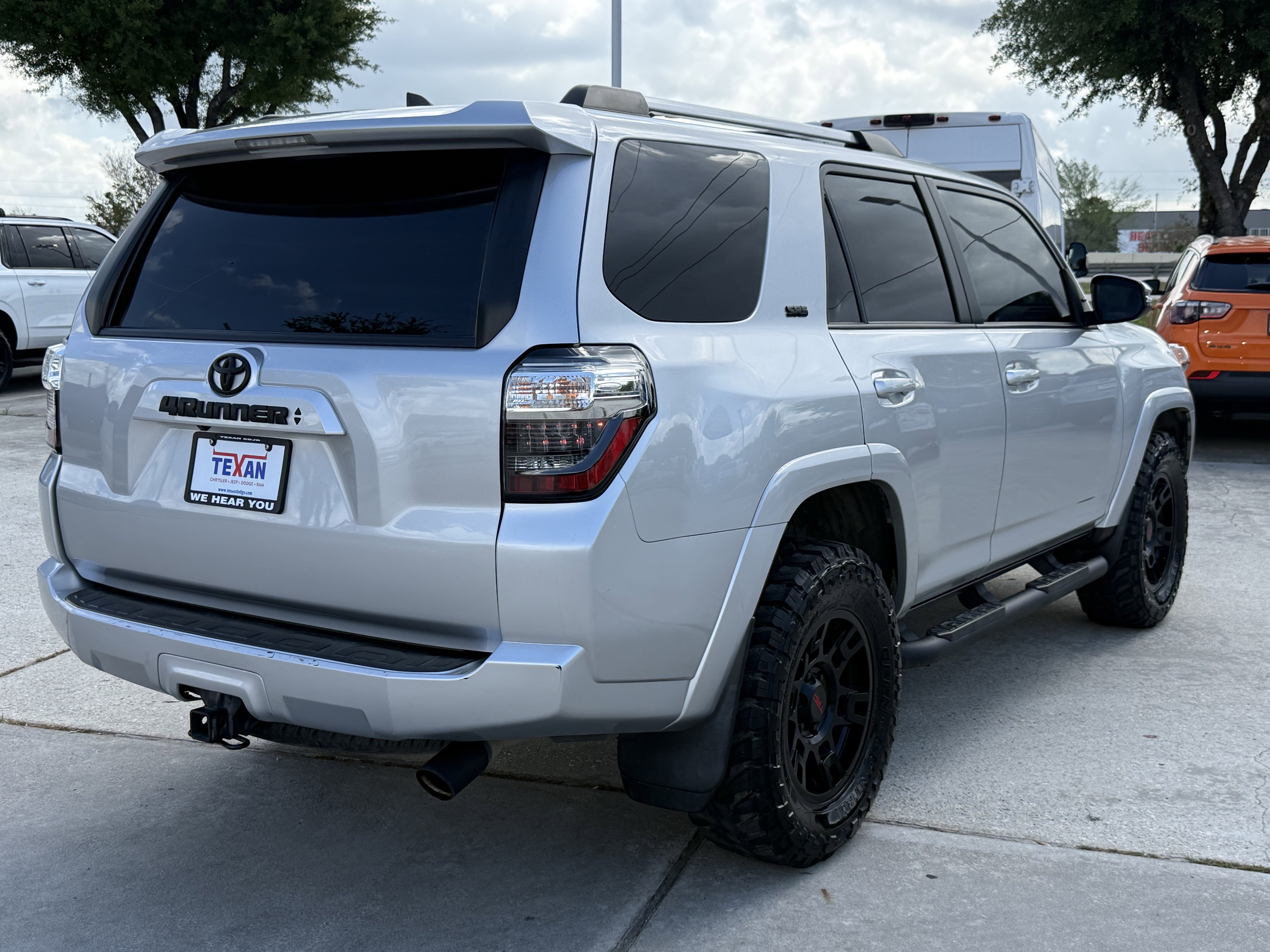 Used 2023 Toyota 4Runner SR5 Premium w/ Moonroof Package AWD/4WD image 5